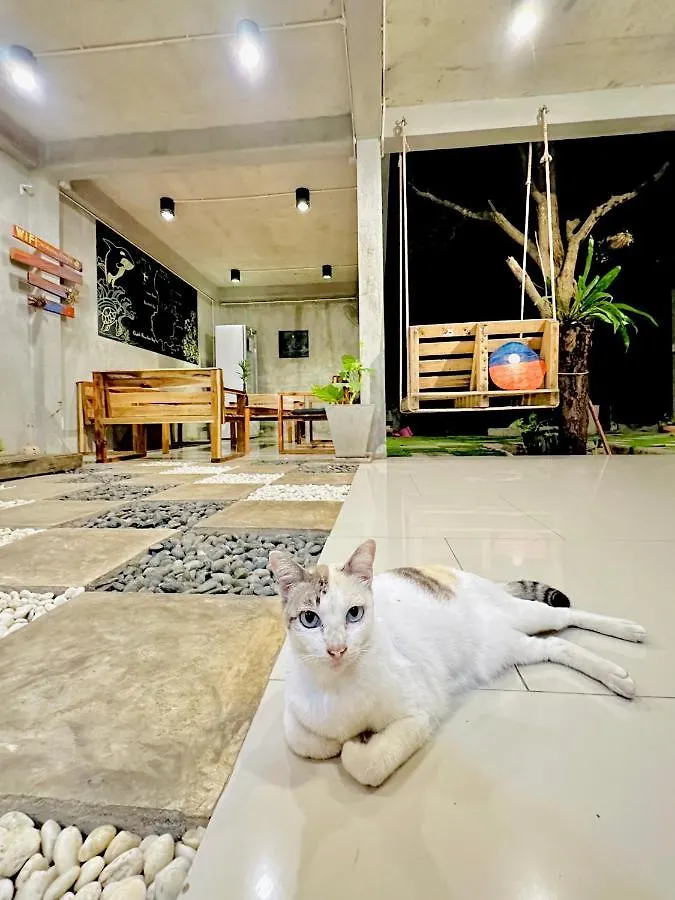 Live In Leaf Koh Tao Pansiyon