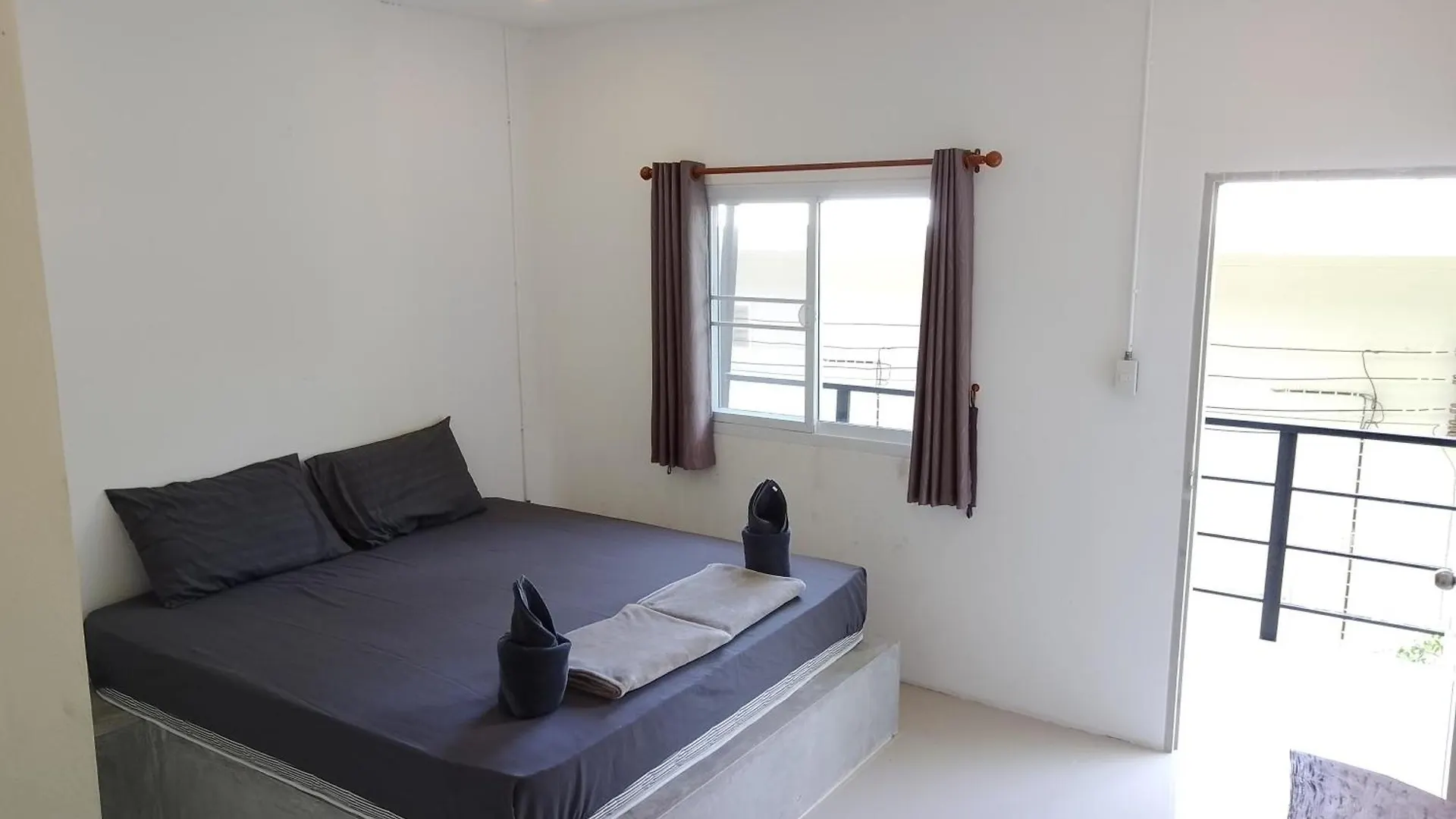 Live In Leaf Koh Tao Pansiyon Hostel
